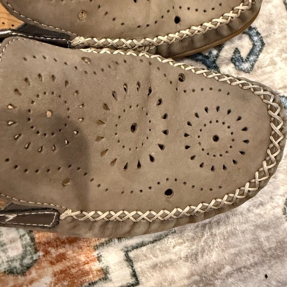Garbor comfort moccasins perforated size 8